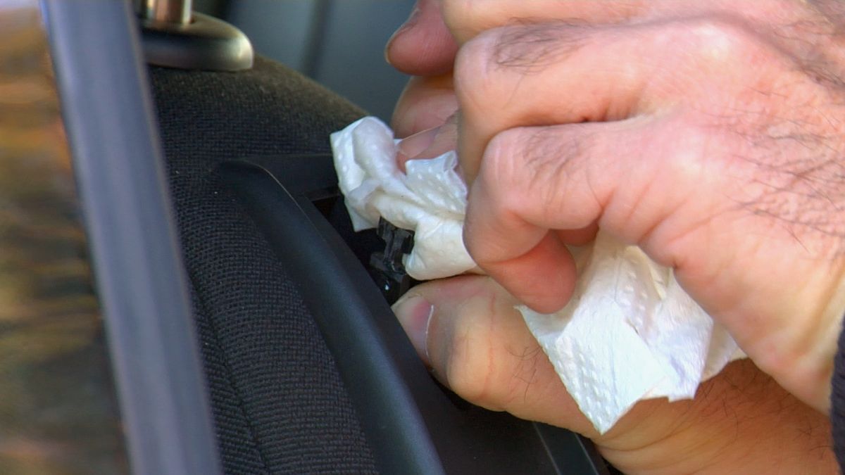 Reparar tirador de coche paso 1