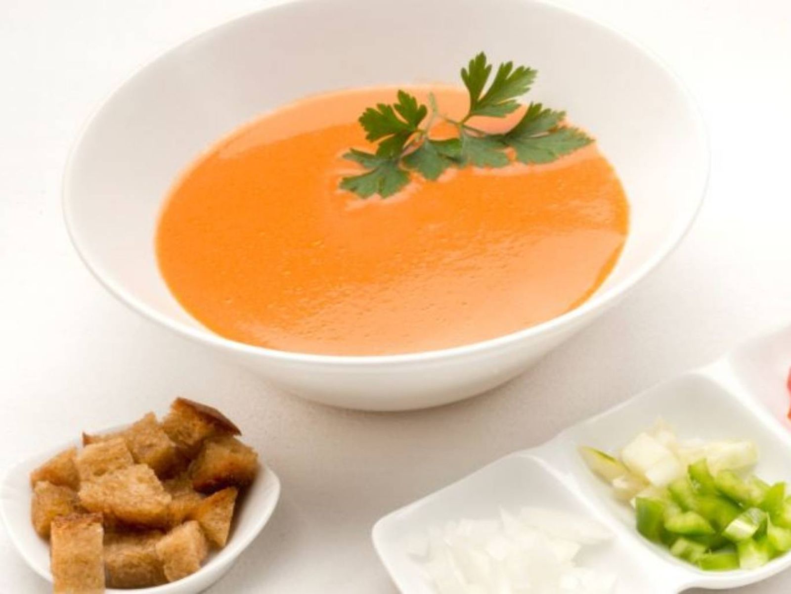 Refrescante y nutritivo, el gazpacho andaluz es perfecto para días calurosos. Refrescante y nutritivo, el gazpacho andaluz es perfecto para días calurosos.