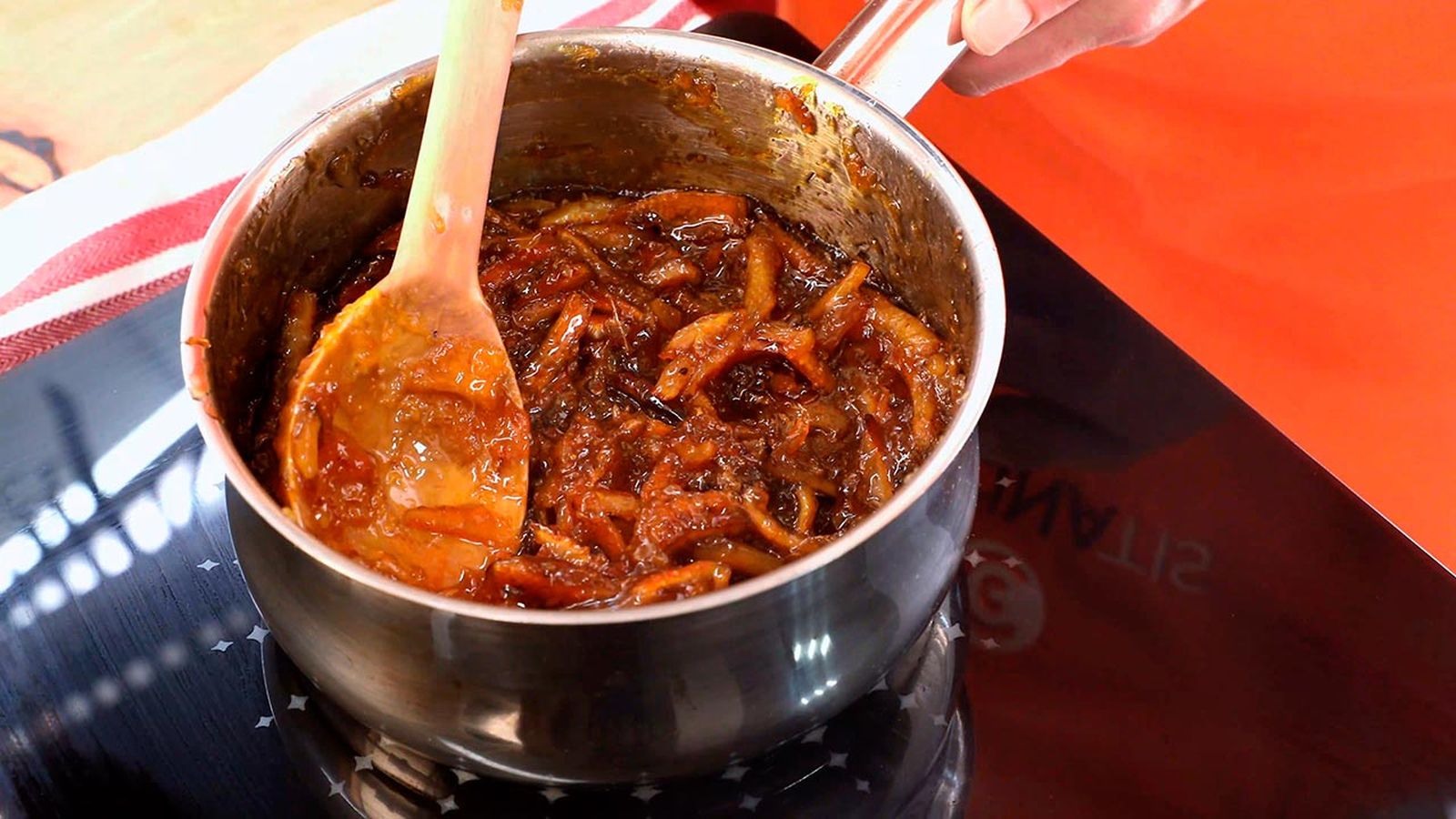 Cocina durante 30 minutos Receta de mermelada de naranja paso 6