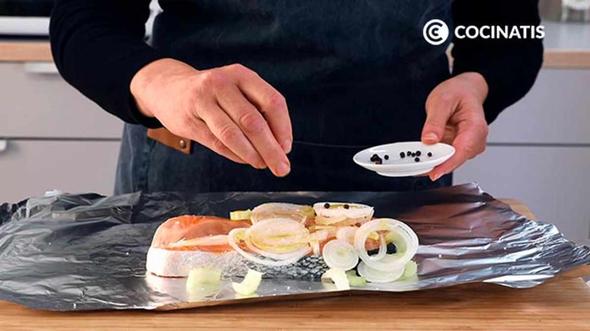 Receta de salmón al horno con papillote de verduras   paso 4