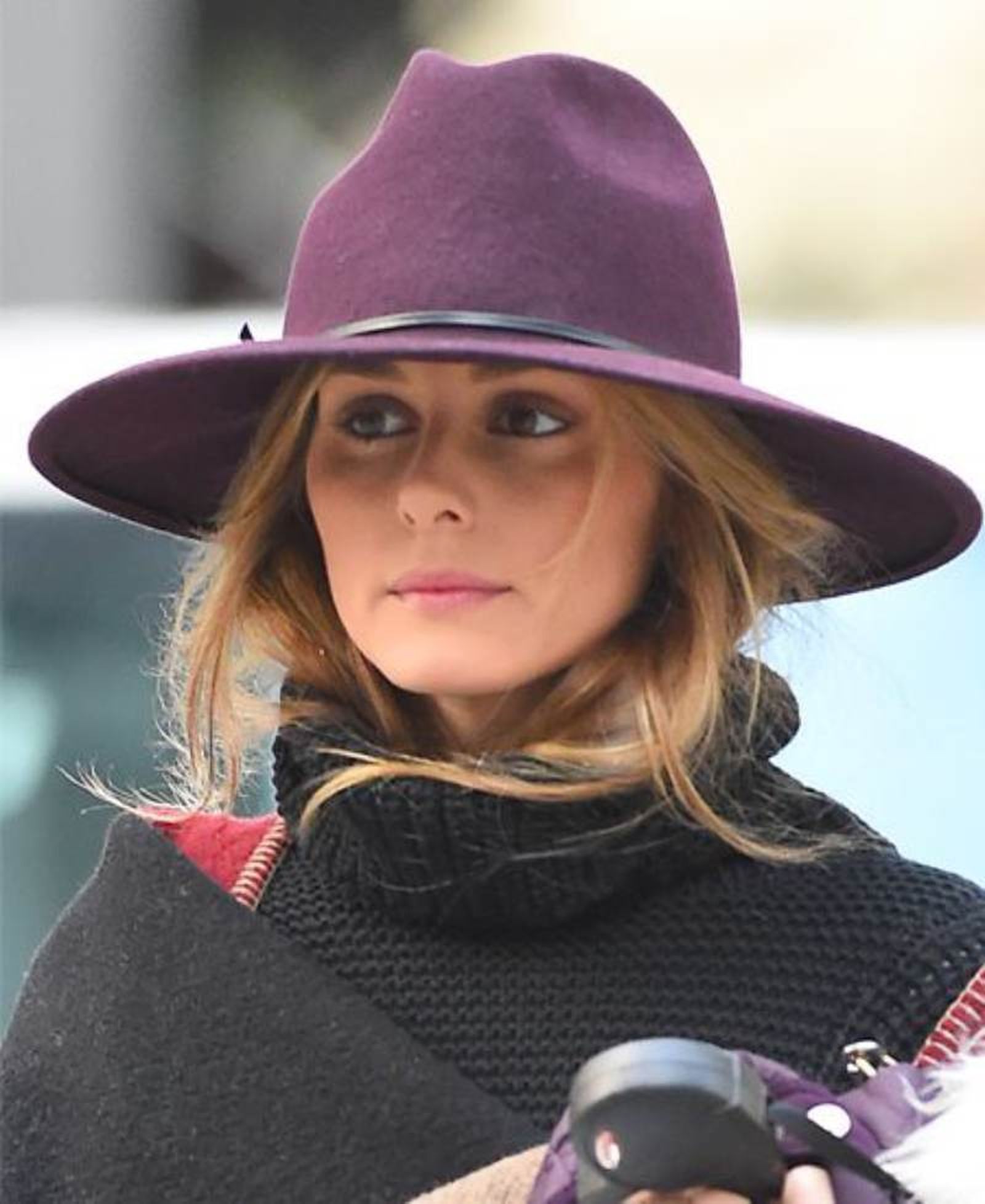 Olivia Palermo con un sombrero de fieltro Olivia Palermo con un sombrero de fieltro