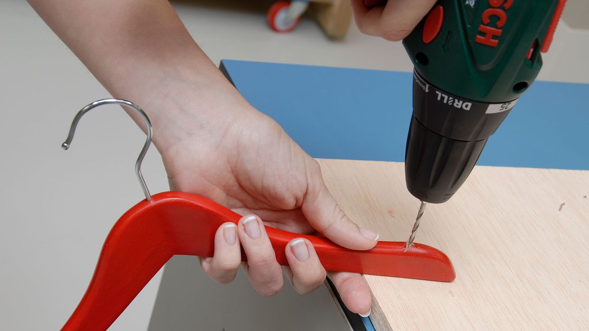 Deko228 perchero luminoso paraguero 1