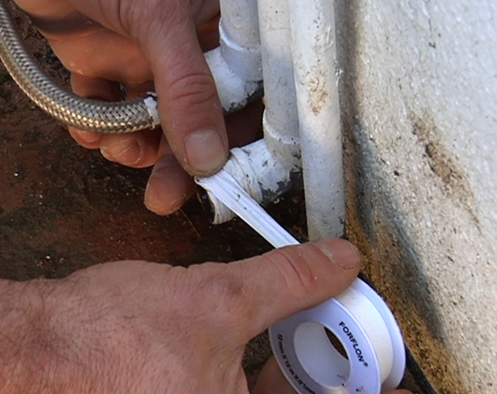 Instalar un grifo en el jardín paso 2