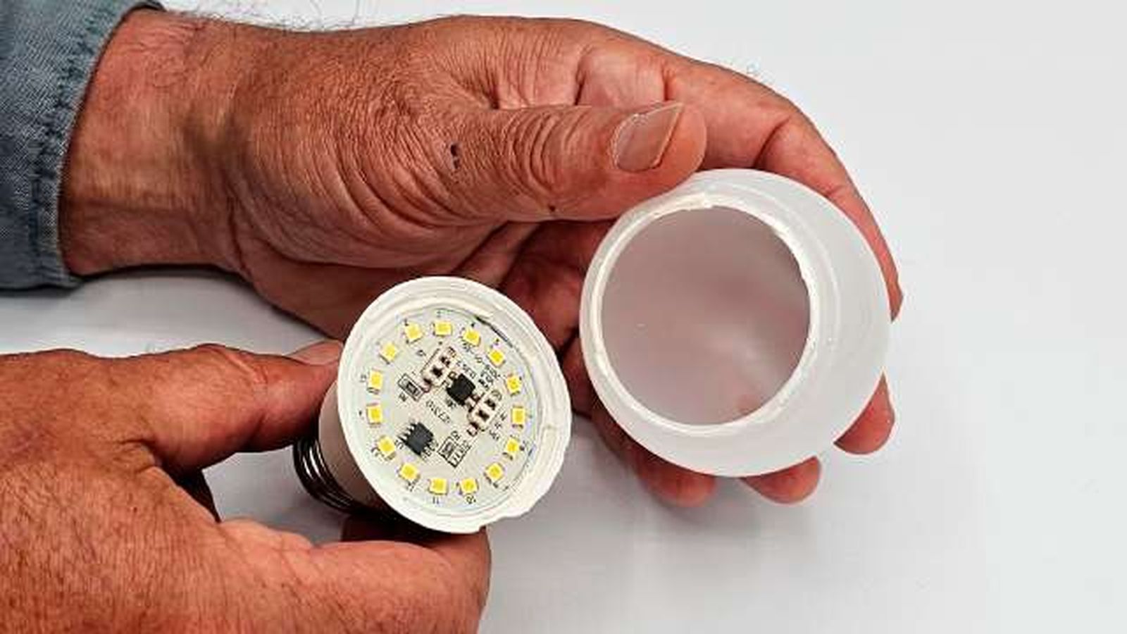 Bricoblog reparar bombilla led 2
