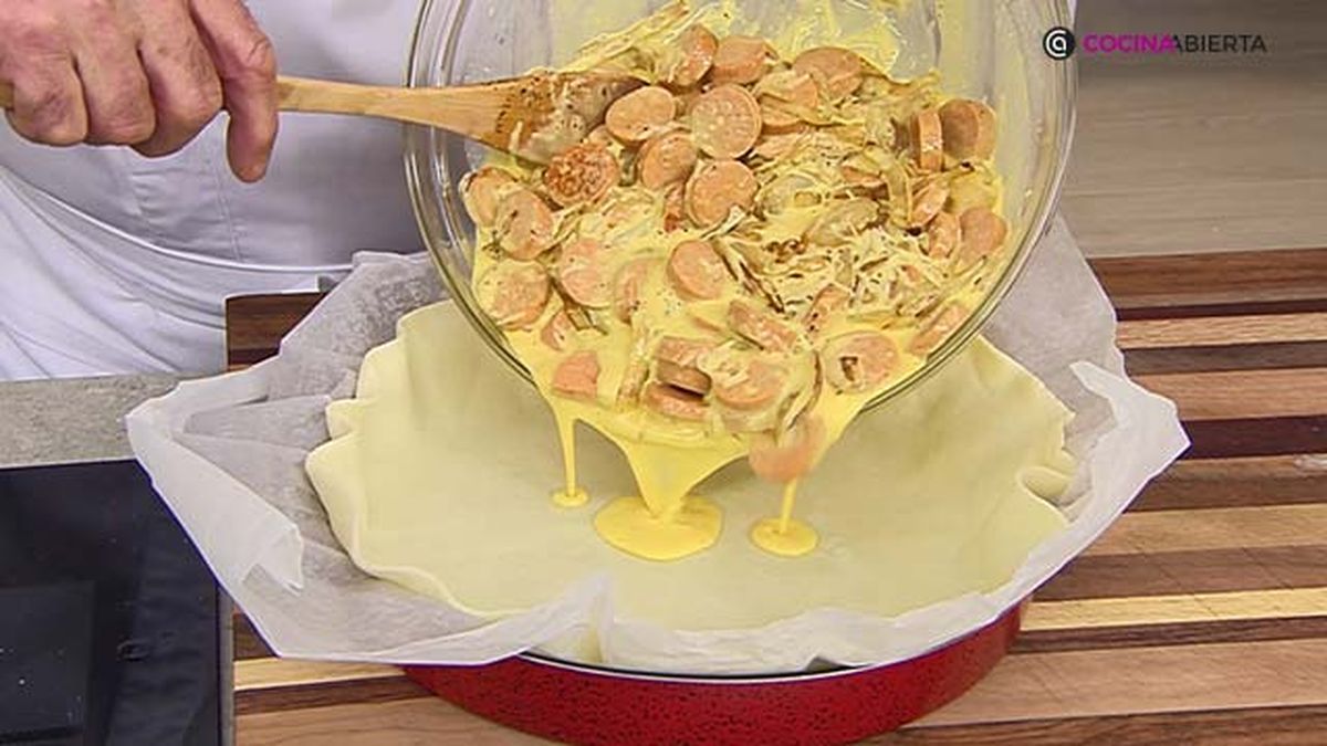 receta quiche salchichas cebolla ka paso 4