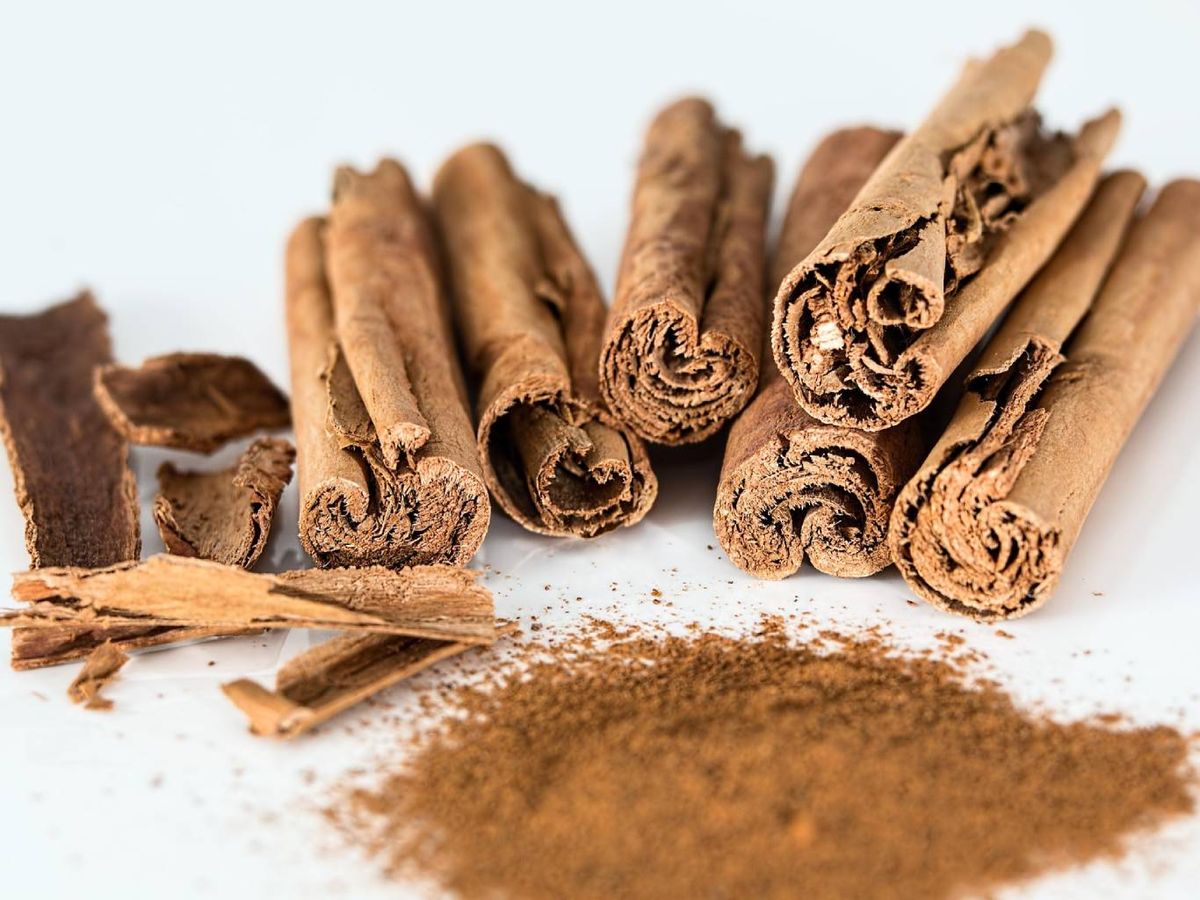 La canela de Ceylán aromatiza tanto platos dulces como salados