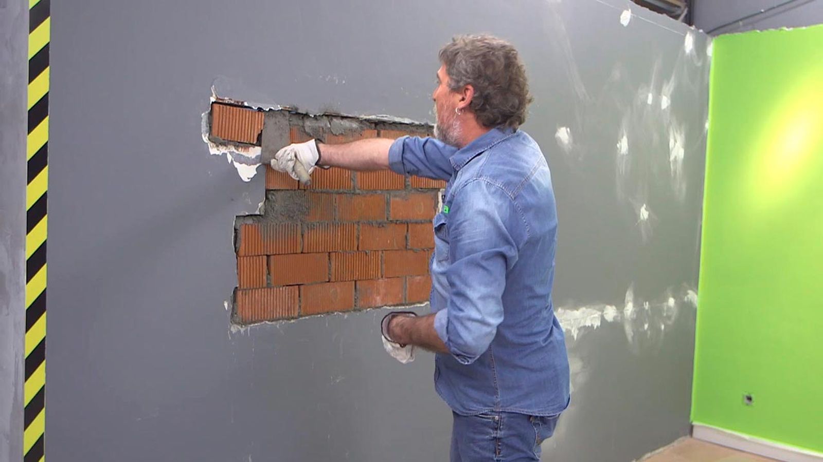 Cómo cerrar un hueco en la pared paso 8 Cómo cerrar un hueco en la pared paso 8