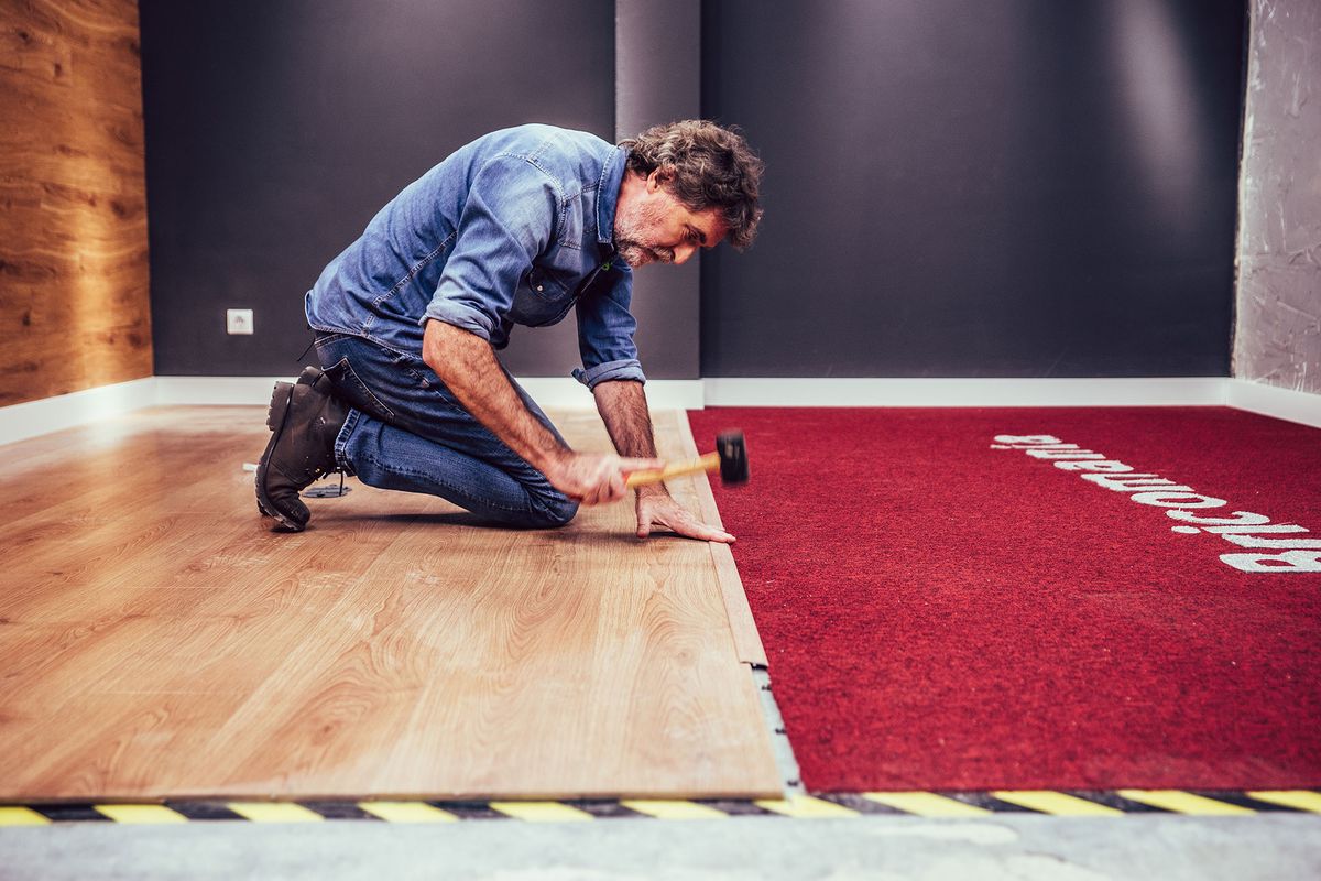 Cómo colocar una moqueta paso 11