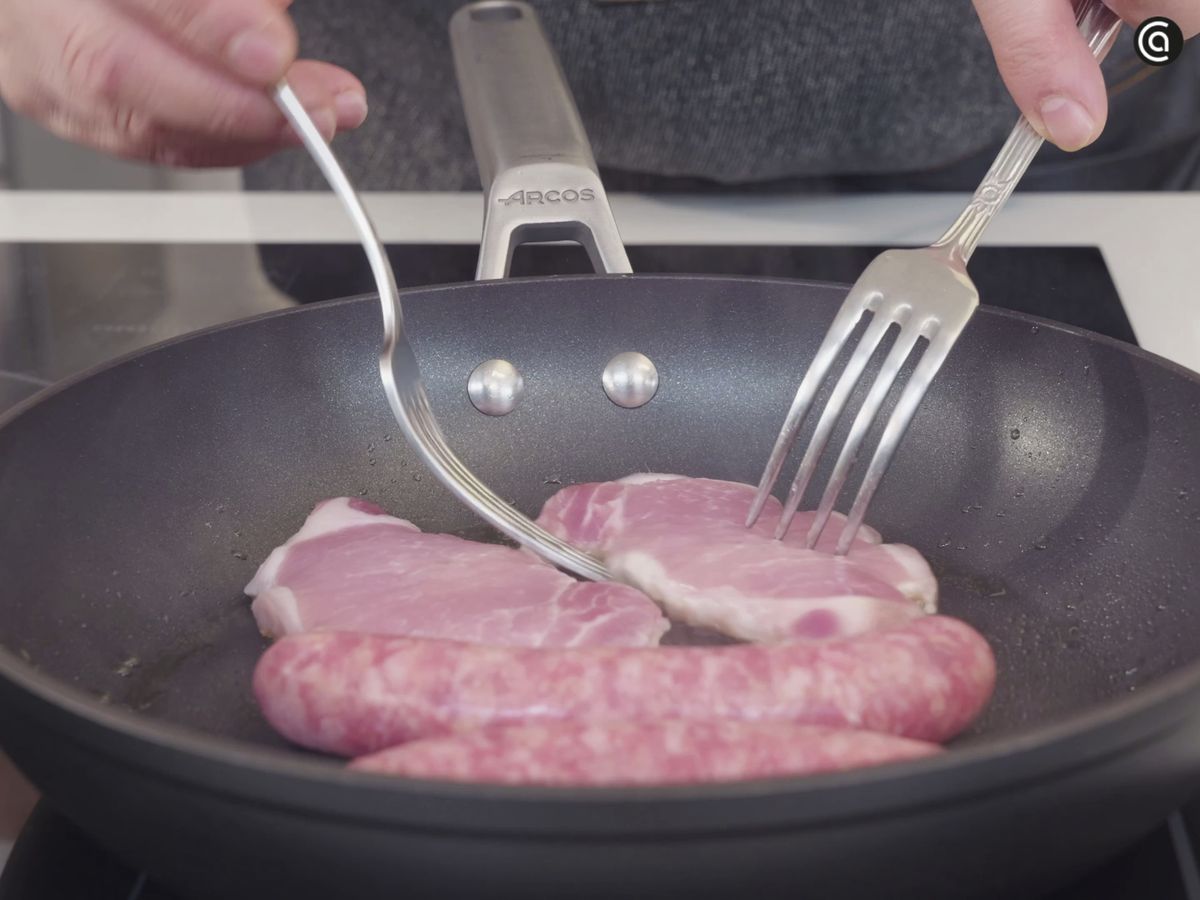 Cocina la carne a fuego medio-alto