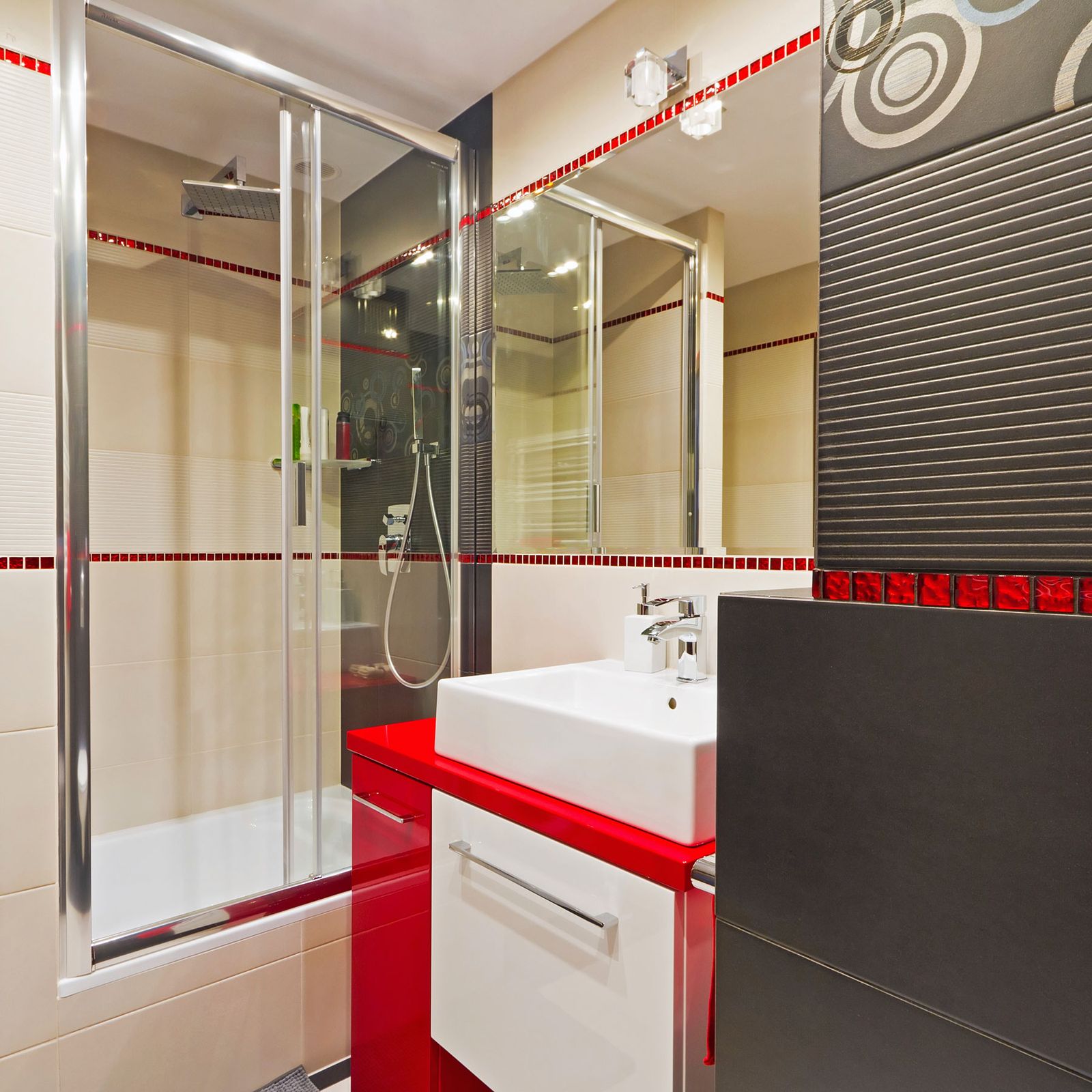 Decorar el baño en rojo y gris 4 Decorar el baño en rojo y gris 4