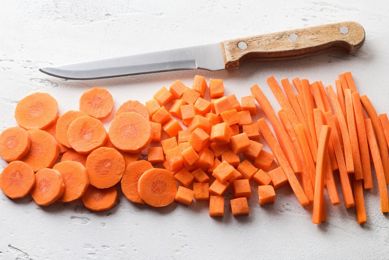 Estos son los 10 cortes básicos que debes dominar para cocinar cualquier plato