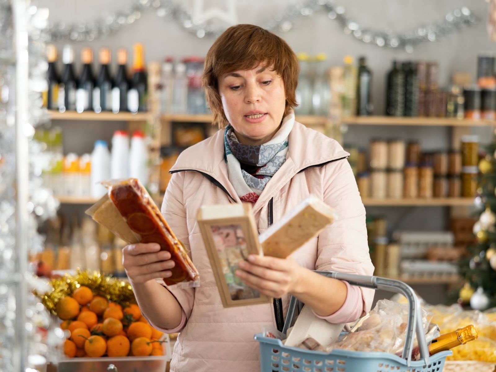 Los turrones, mazapanes, polvorones, frutos secos o bombones pueden comprarse desde ya