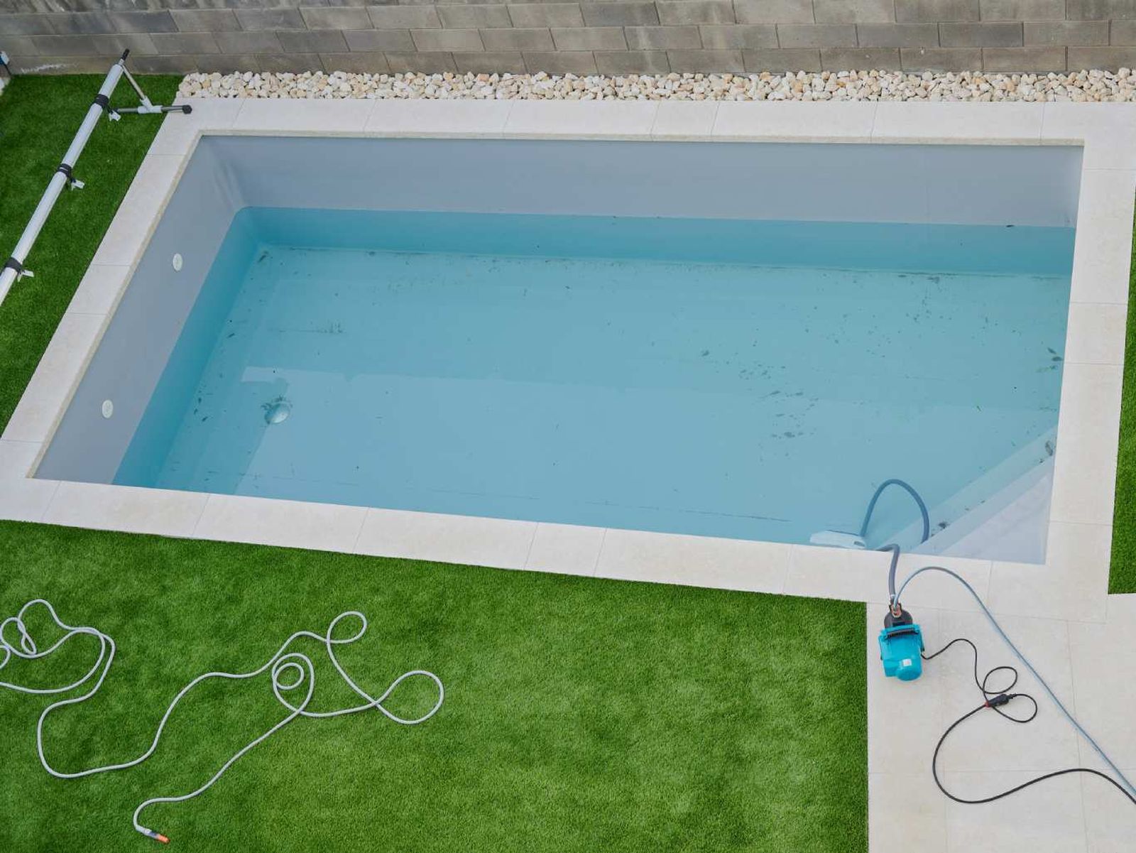 Mantenimiento de la piscina Mantenimiento de la piscina