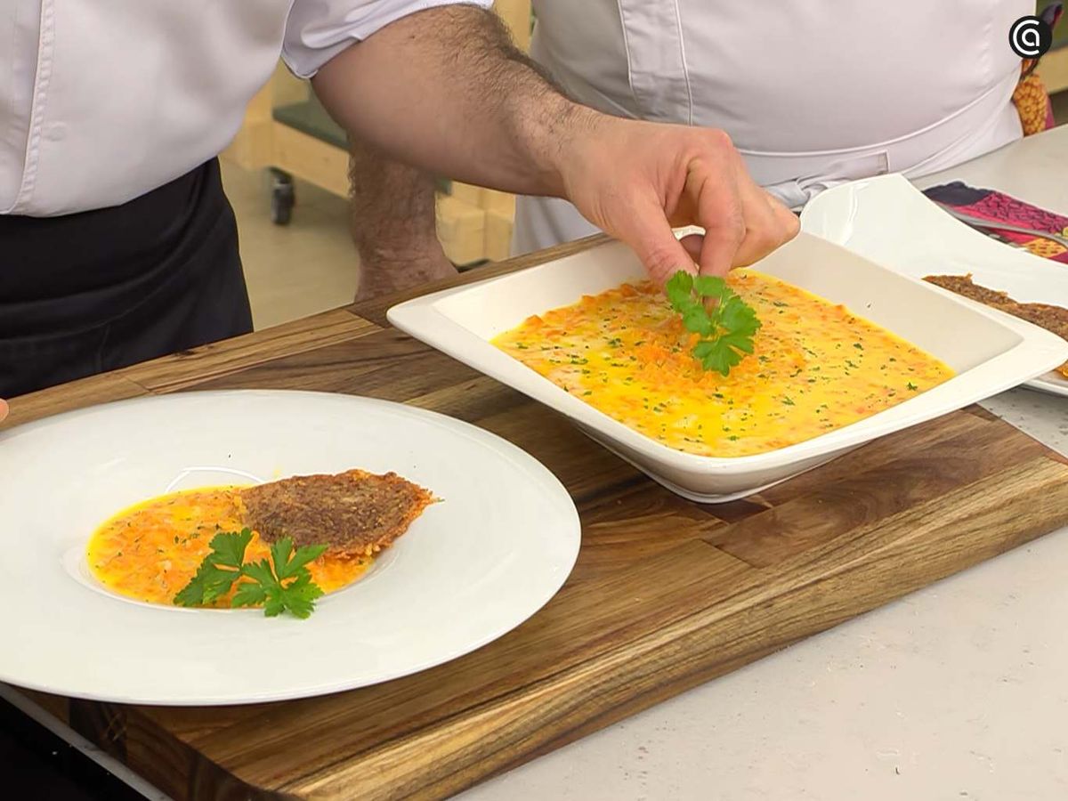 Sirve y decora el falso risotto de boniato