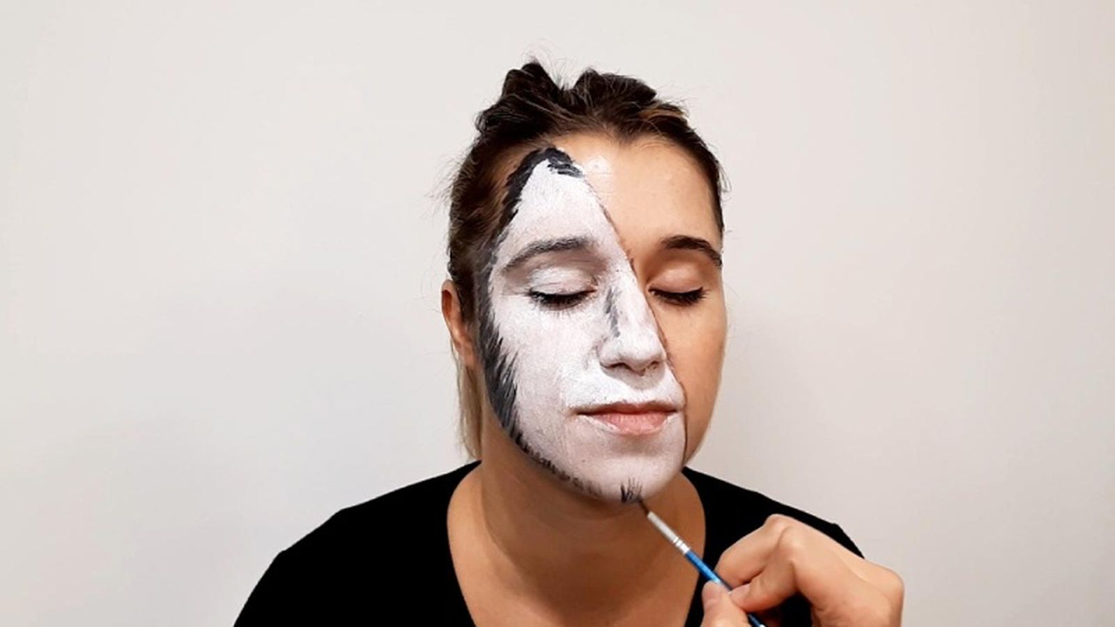 Cómo hacer el maquillaje de Caperucita y el Lobo - paso 2 Cómo hacer el maquillaje de Caperucita y el Lobo - paso 2