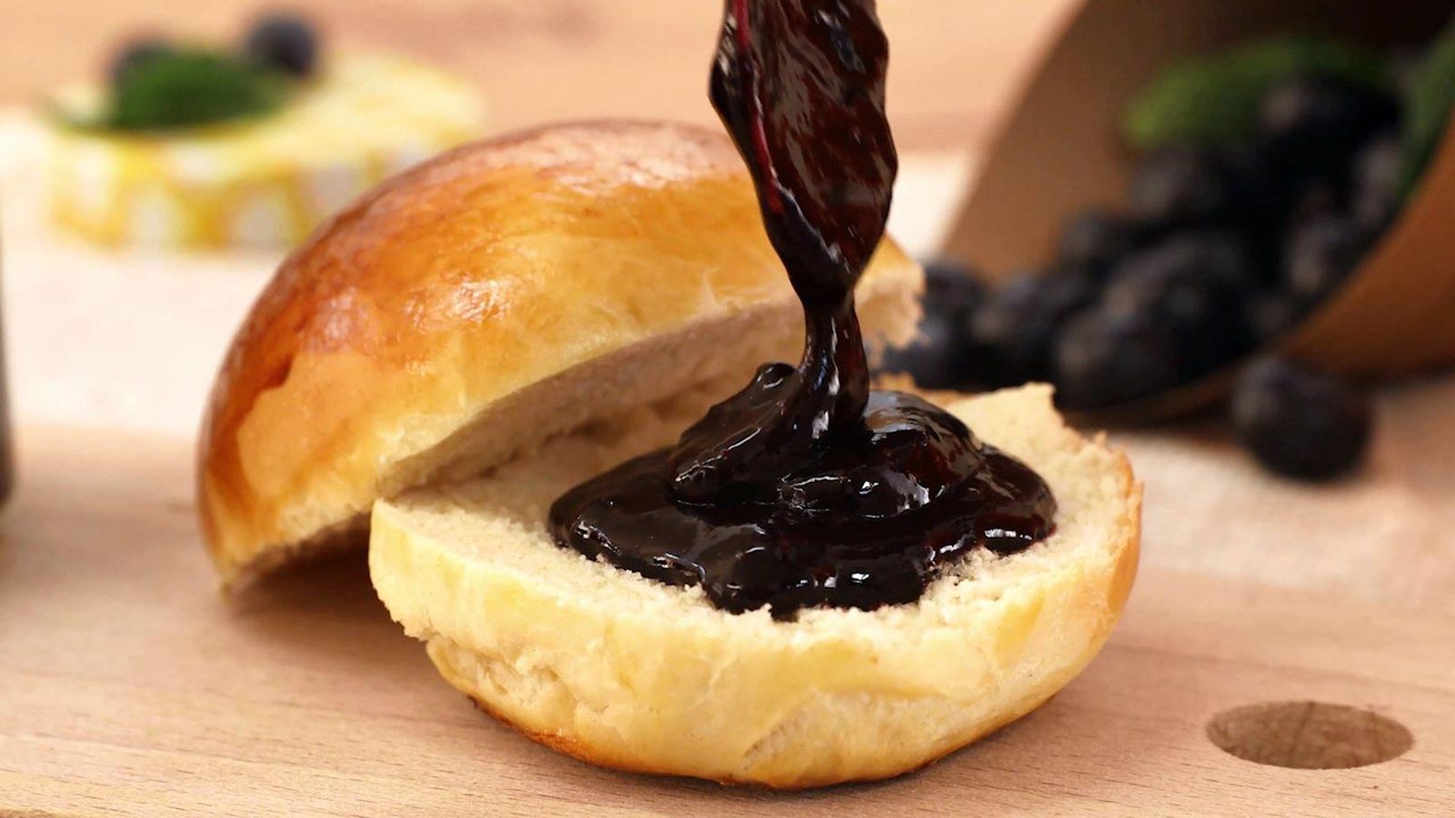 Sírvela como acompañamiento en panes y bollos Receta de mermelada de arándanos (sin azúcar) paso 4