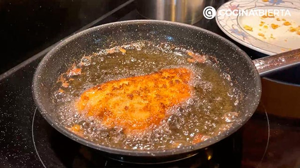 pechuga de pollo rellena de jamon y queso con salsa de pimientos receta joseba arguinano paso5