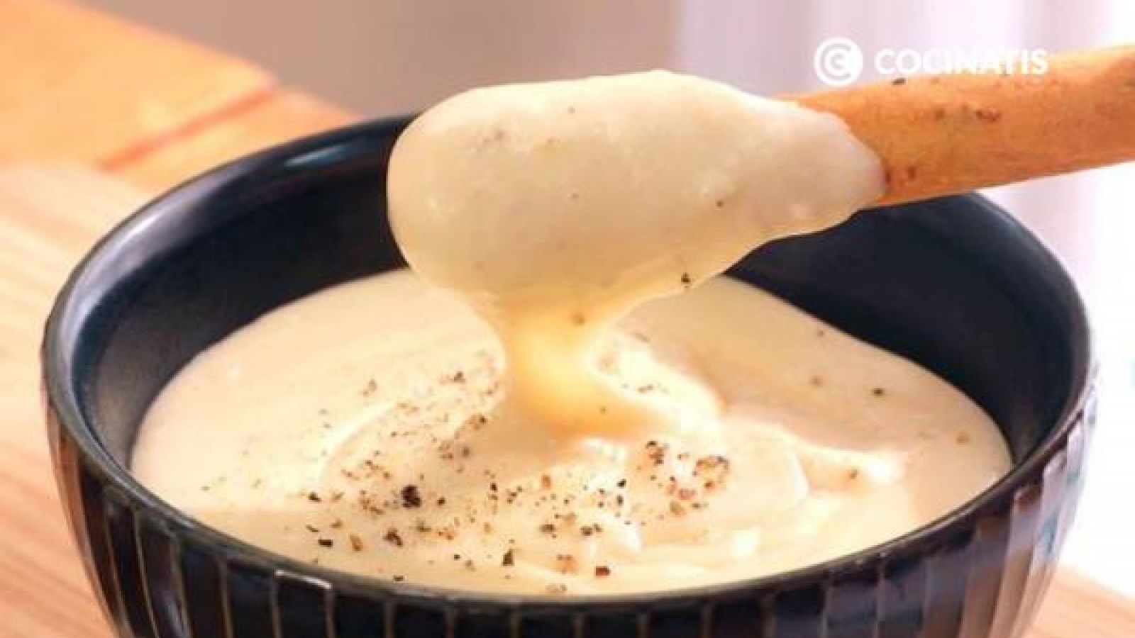 Acompáñalos con unos palitos de pan Crema de queso para untar Paso 3