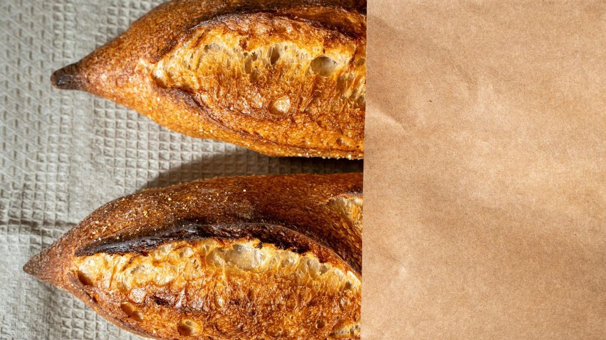 Guarda el pan en papel