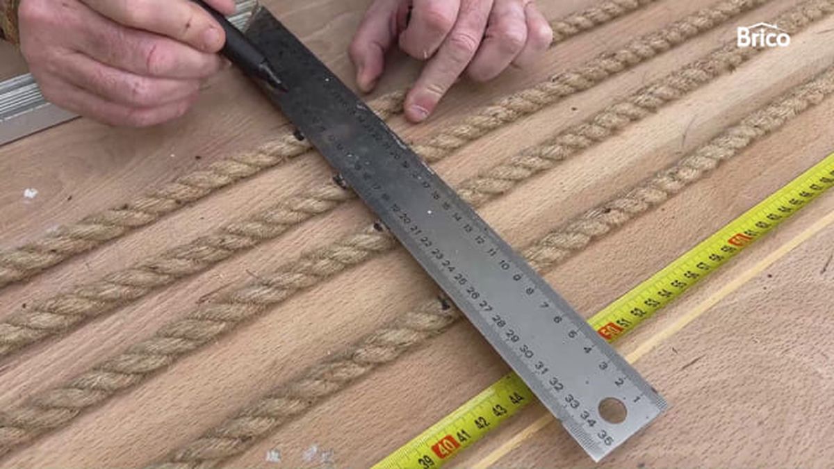 bricomania 21 estanteria colgante paso 20