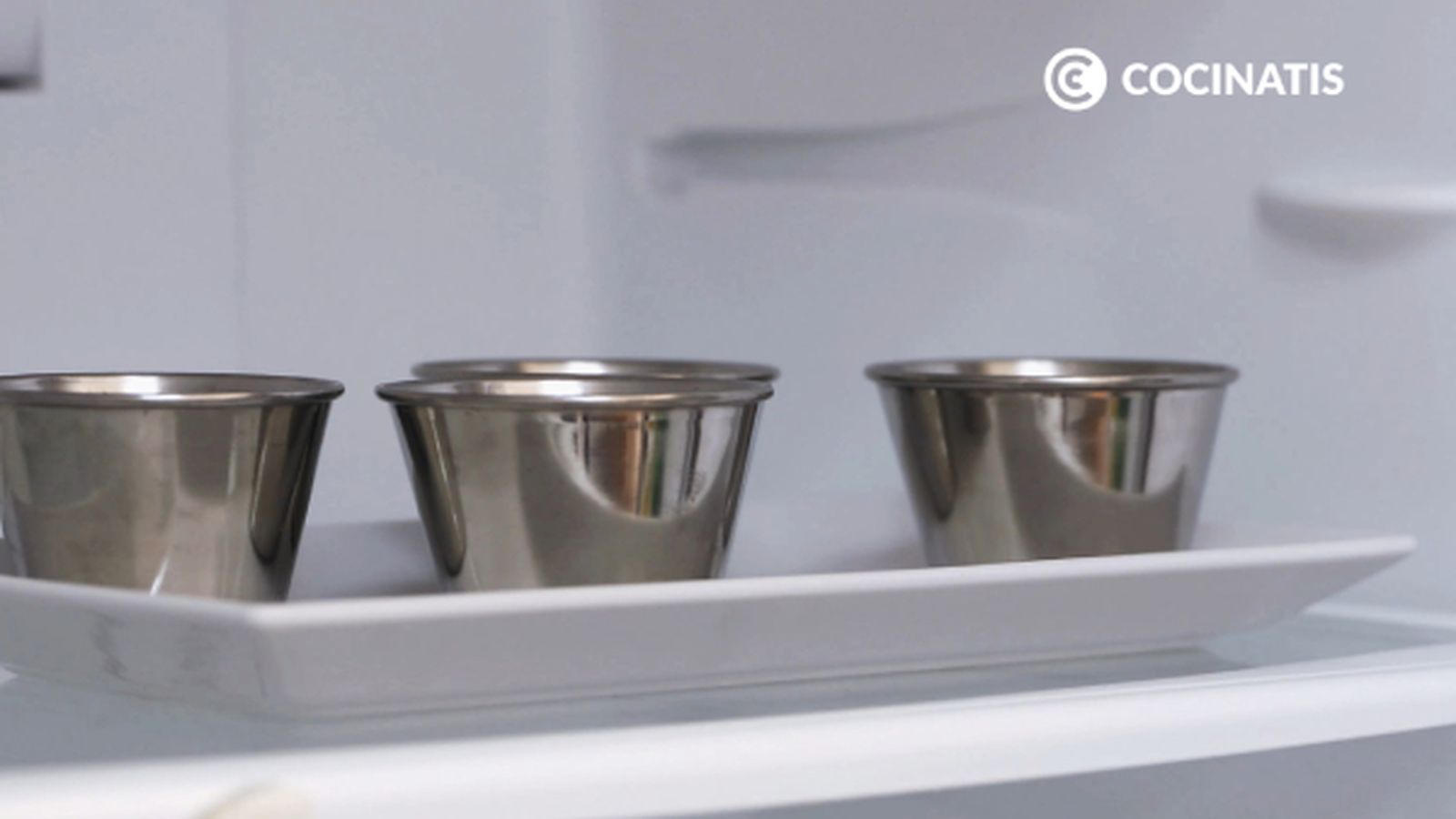 Déjalos reposar en el frigorífico CTIS0556 receta flan leche de coco paso 6