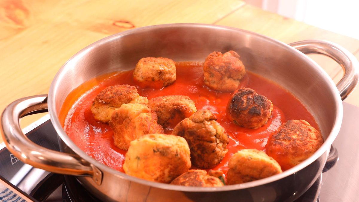Albóndigas de salmón con salsa de tomate   Paso 6