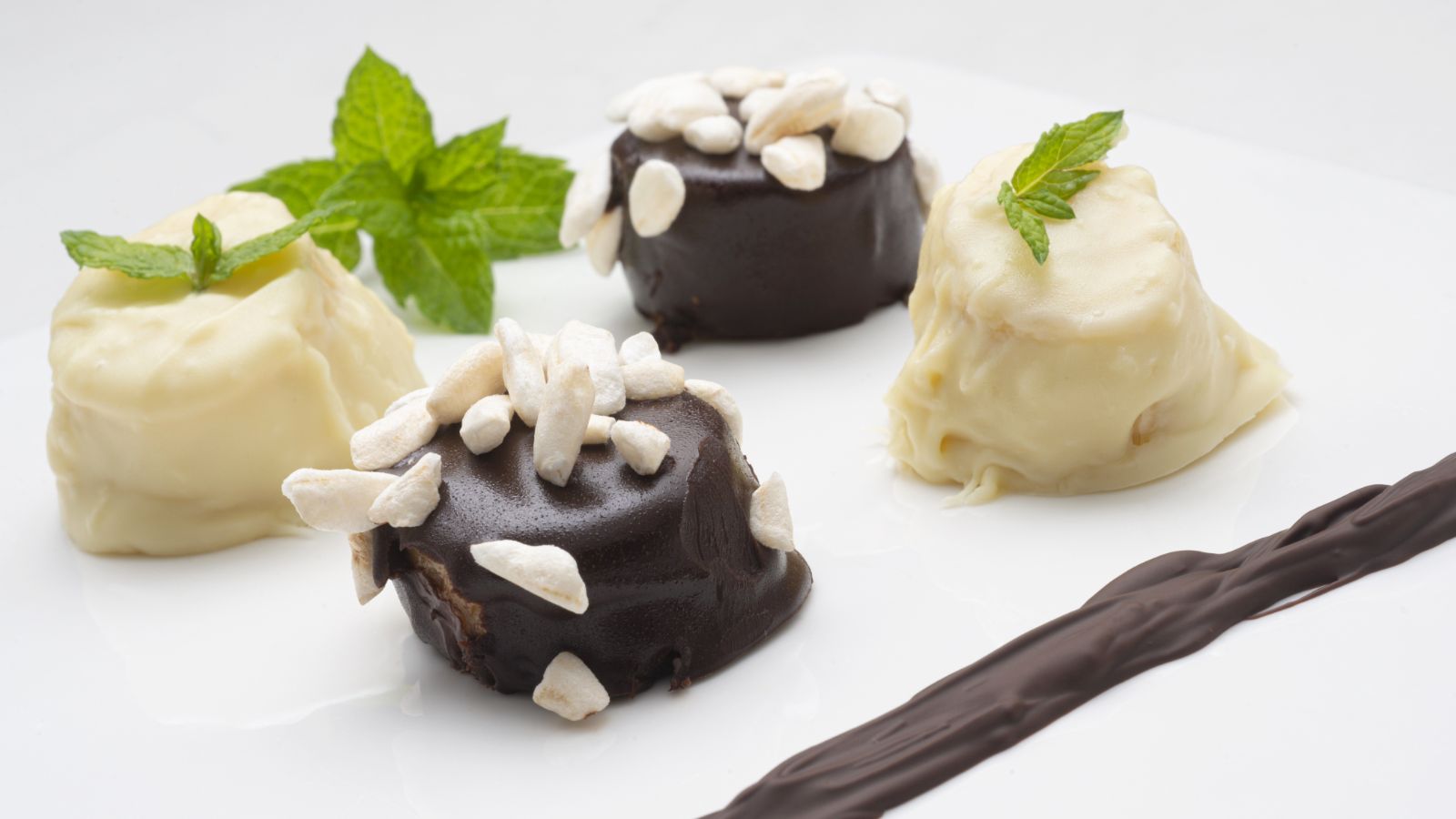 Bombones de plátano y chocolate