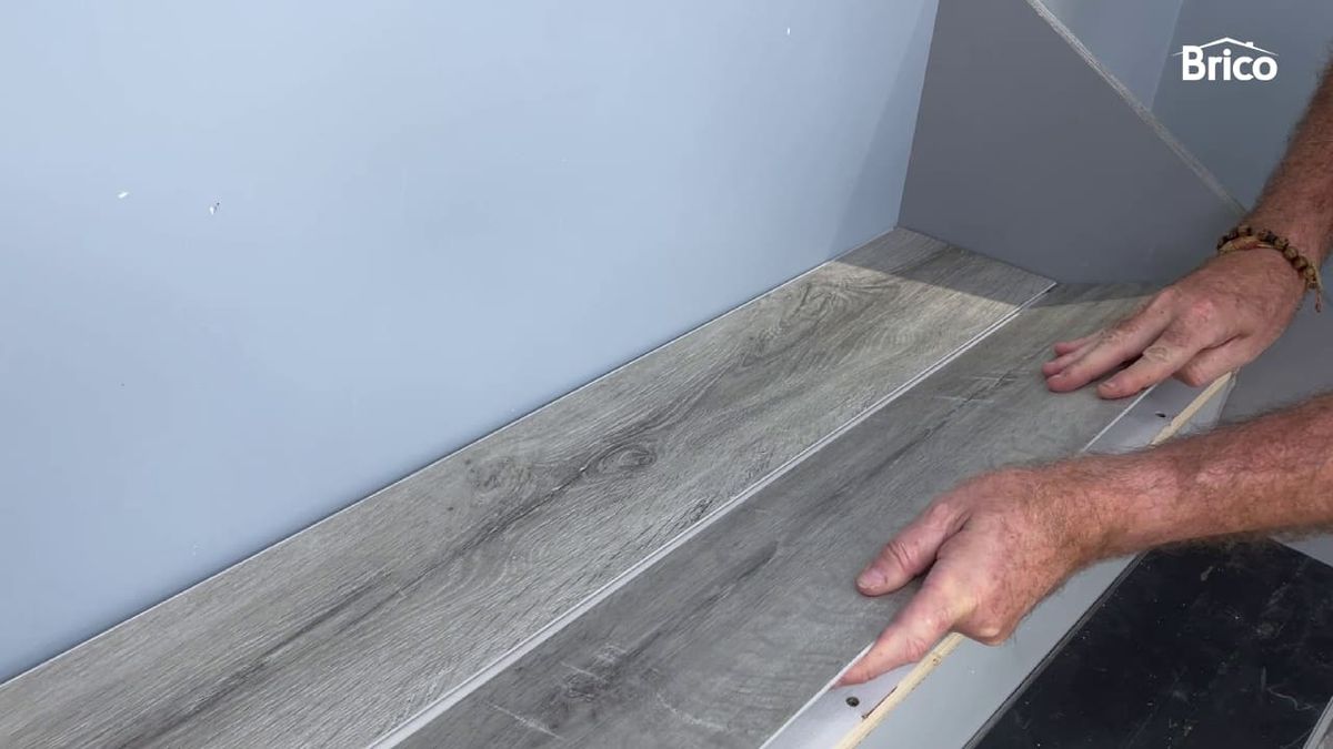 Bricomania 49 forrar escaleras vinilo 6