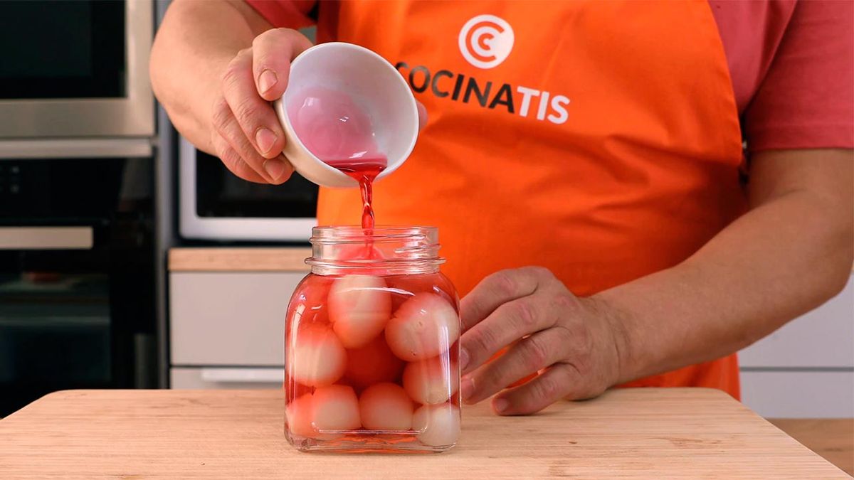 Cómo hacer cebolletas en vinagre  paso 4