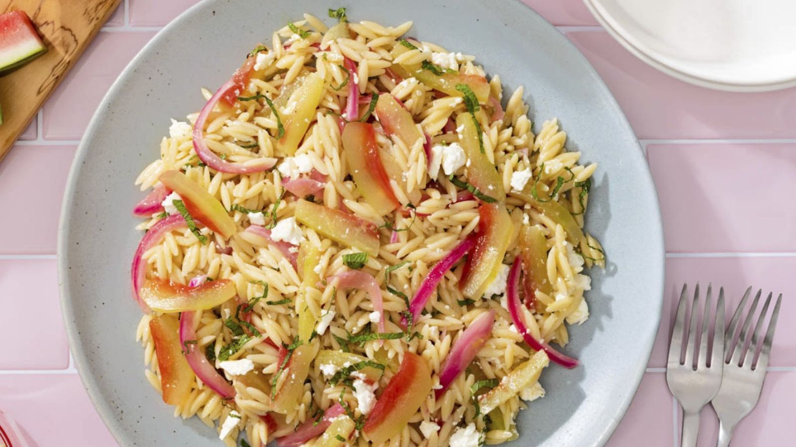 Ensalada de pasta con cáscara de sandía Ensalada de pasta con cáscara de sandía