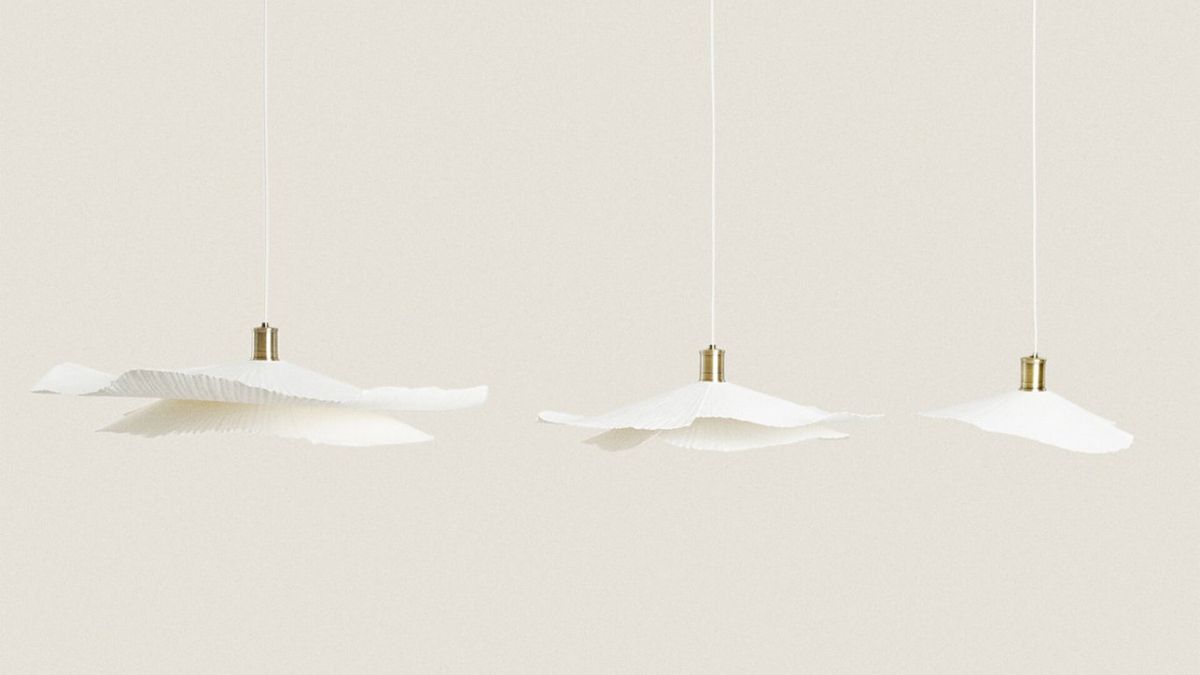 Lámparas de papel en el techo