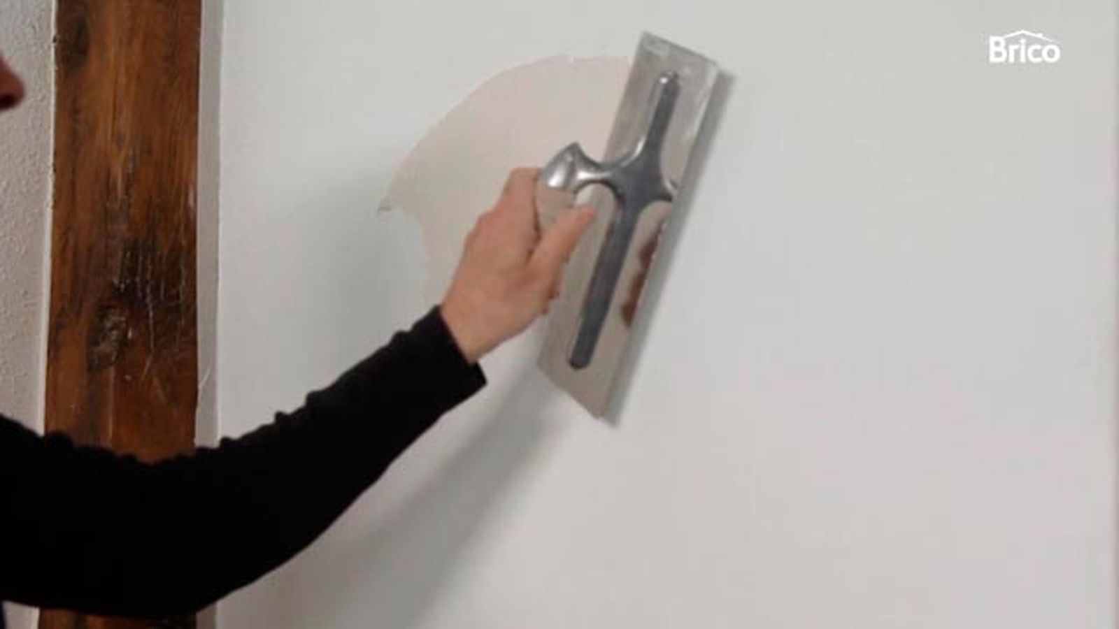 Cómo alisar una pared con gotelé paso 3 Cómo alisar una pared con gotelé paso 3