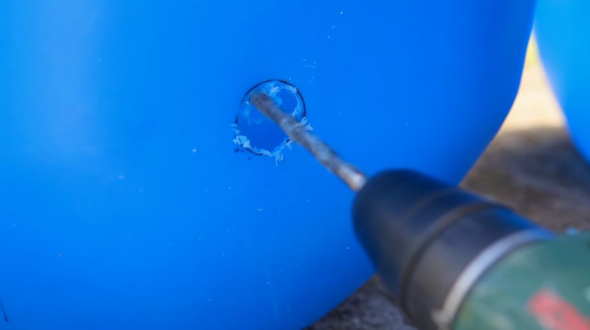 Cómo unir dos bidones de agua paso 3