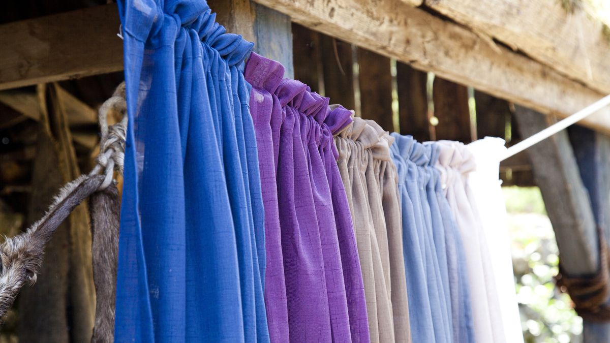 Lo mejor es secar las cortinas al aire libre
