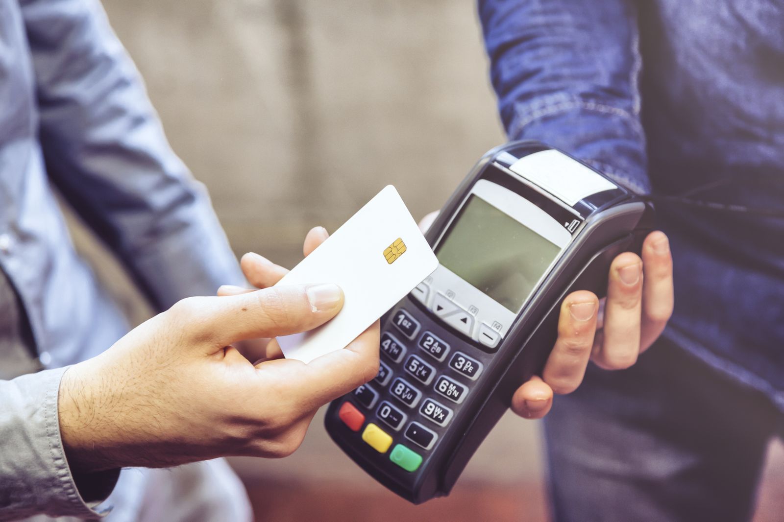 7 consejos para escoger una tarjeta de crédito o débito