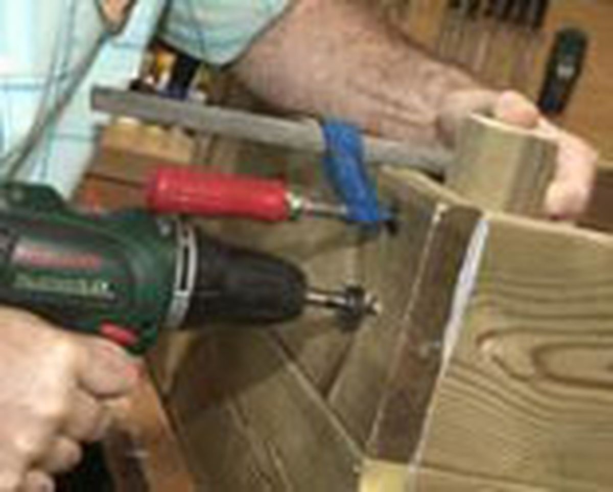 brico 0421 Jardinera apilable paso 10