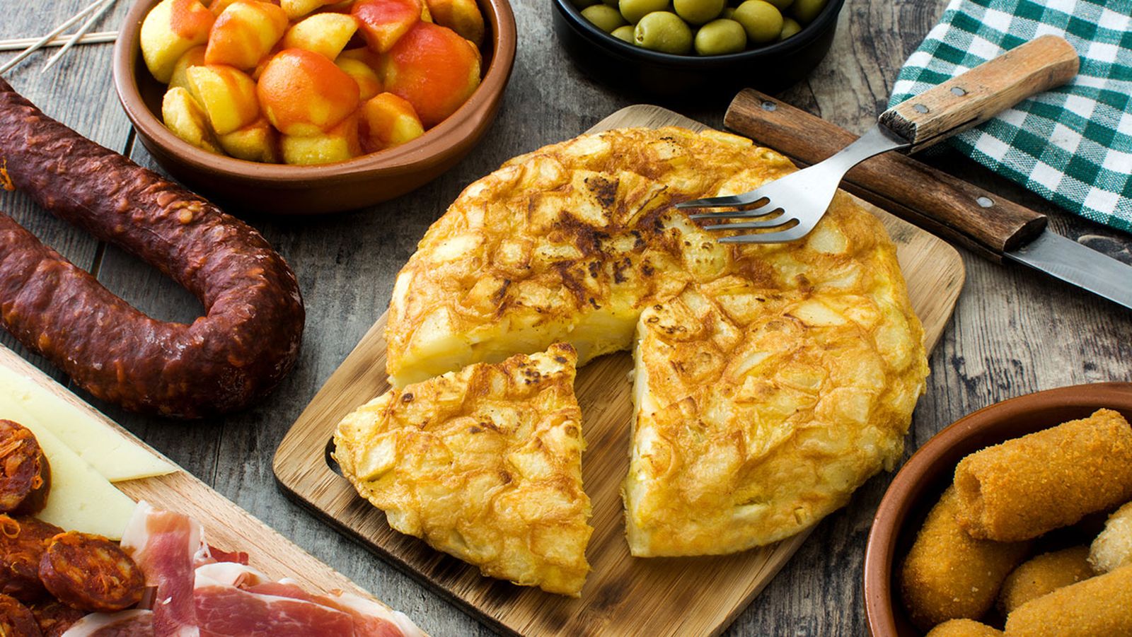 Conoce los platos más típicos de la gastronomía española