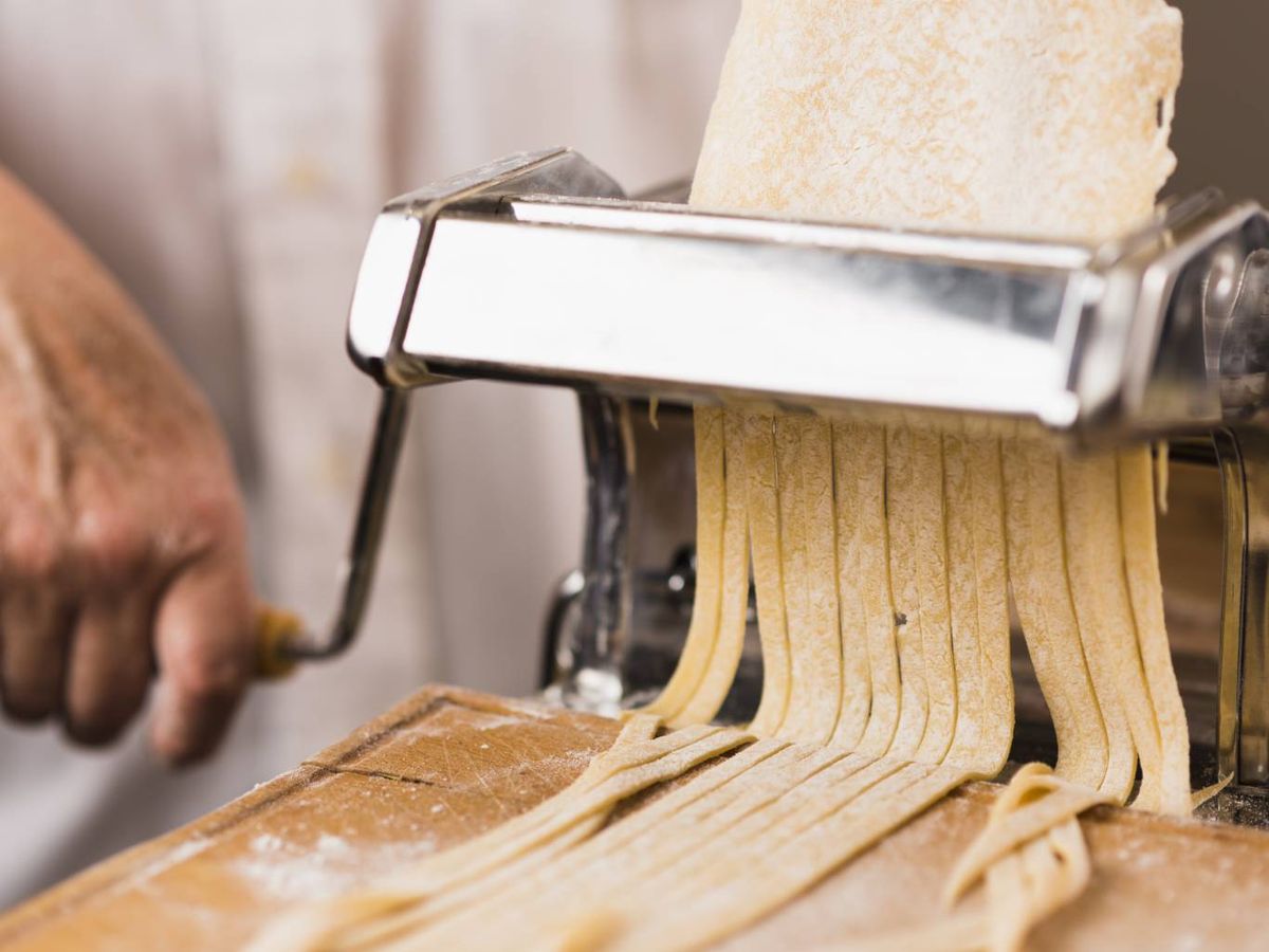 La textura suave y el sabor auténtico hacen de la pasta fresca una opción ideal para recetas artesanas.