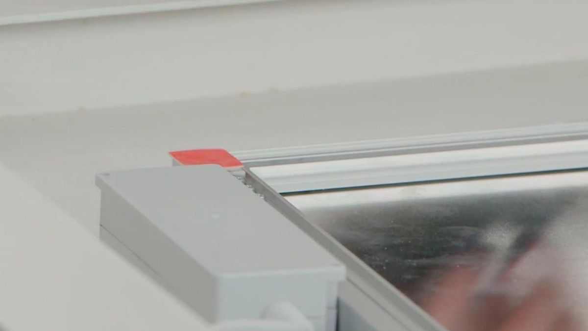 Cómo hacer una mesa de luz paso 10