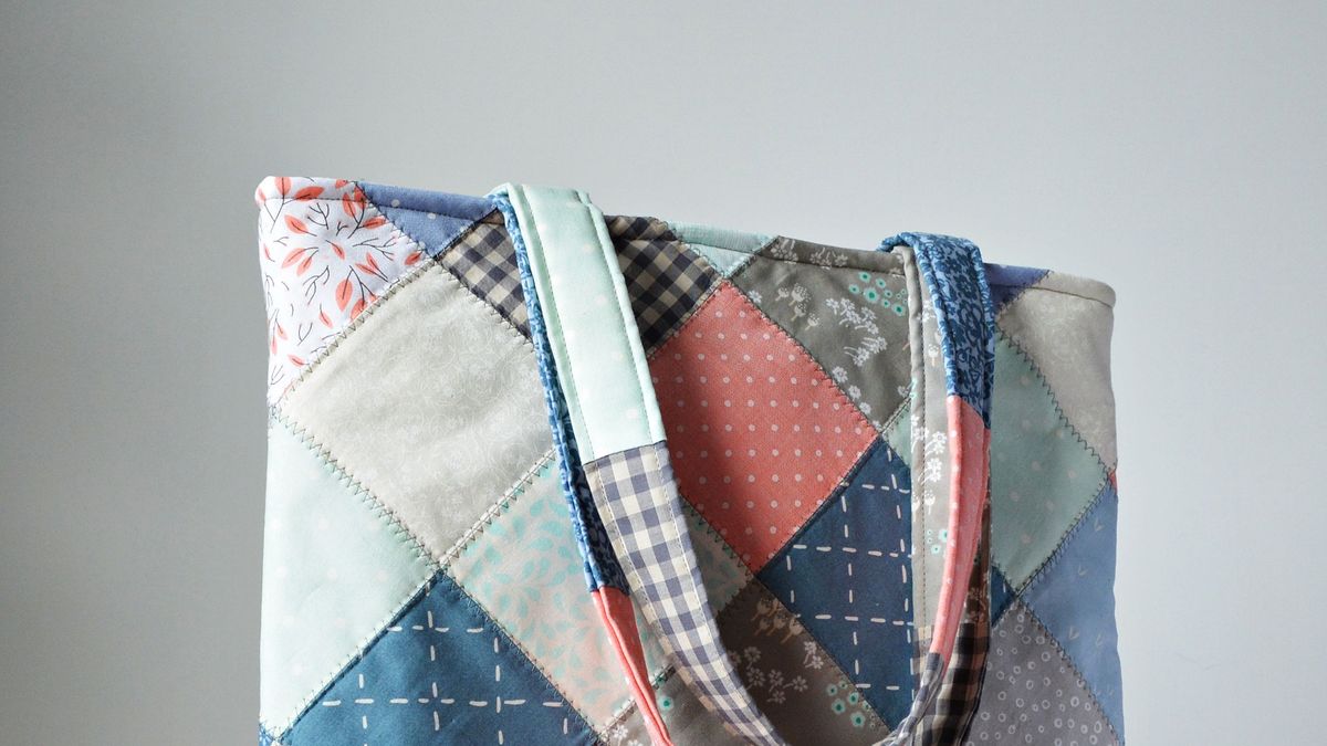 Con las fundas de almohada puedes coser bonitas tote bags