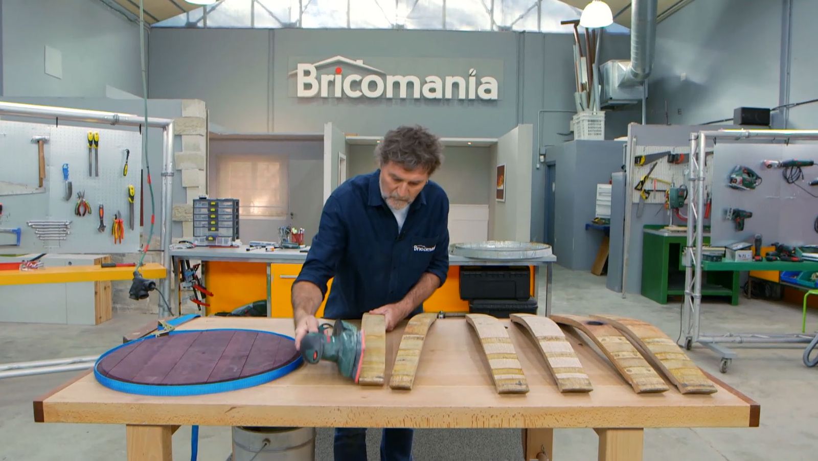 Cómo hacer una mesa con una barrica paso 3 Cómo hacer una mesa con una barrica paso 3