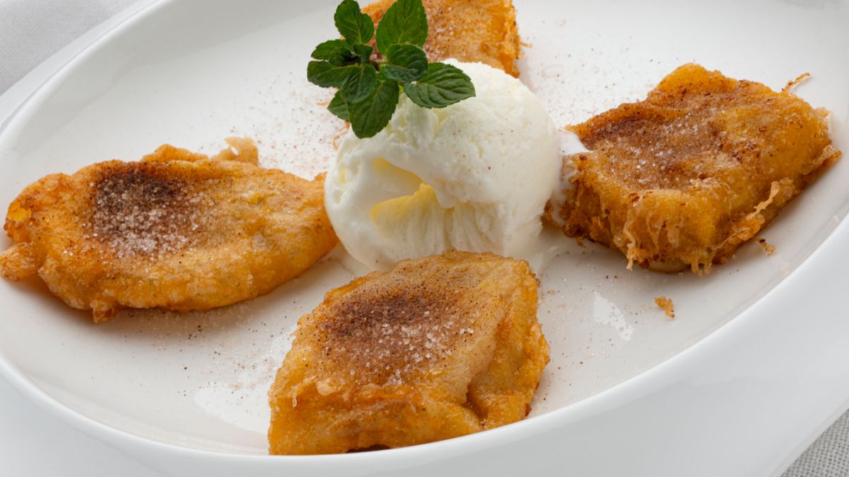 Horchata frita con helado de yogur