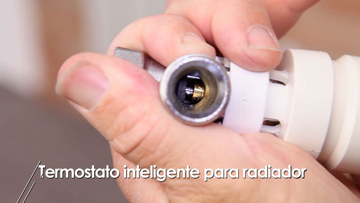 Cómo colocar un termostato inteligente en un radiador paso 1