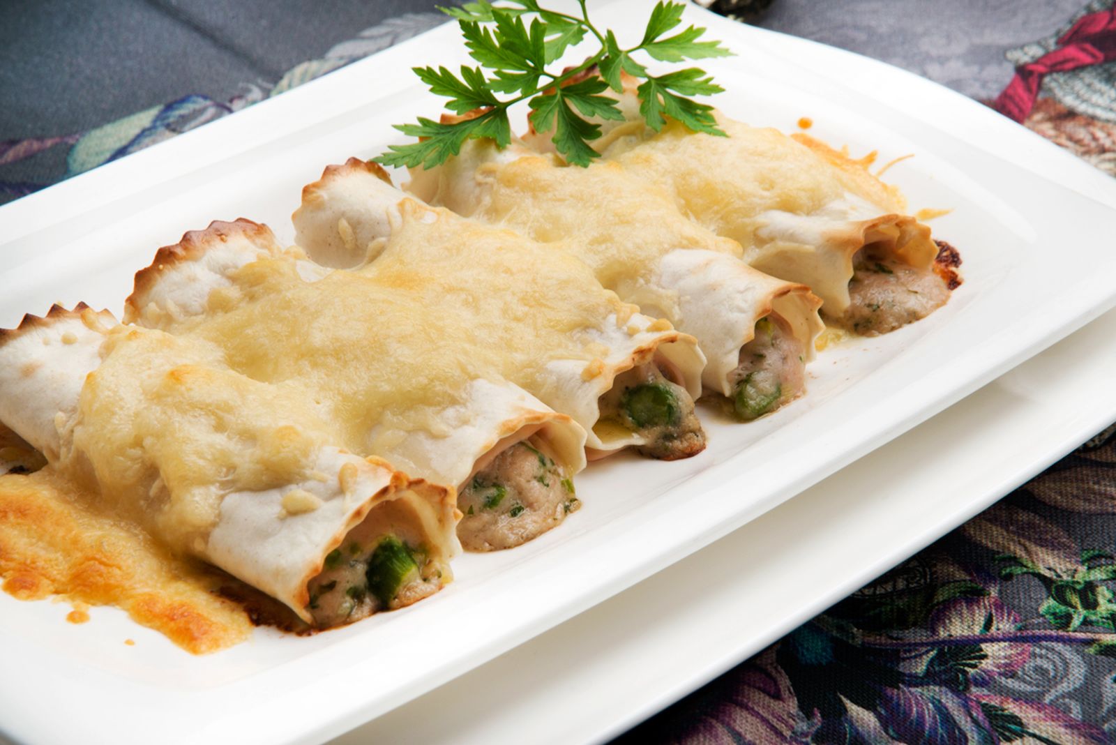 5435 1 Canelones rellenos de pavo y esparragos verdes (920) xl