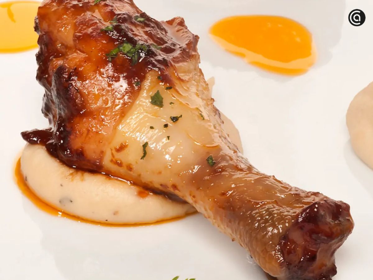 Las castañas combinan a la perfección con carnes y salsas cremosas en platos de temporada.