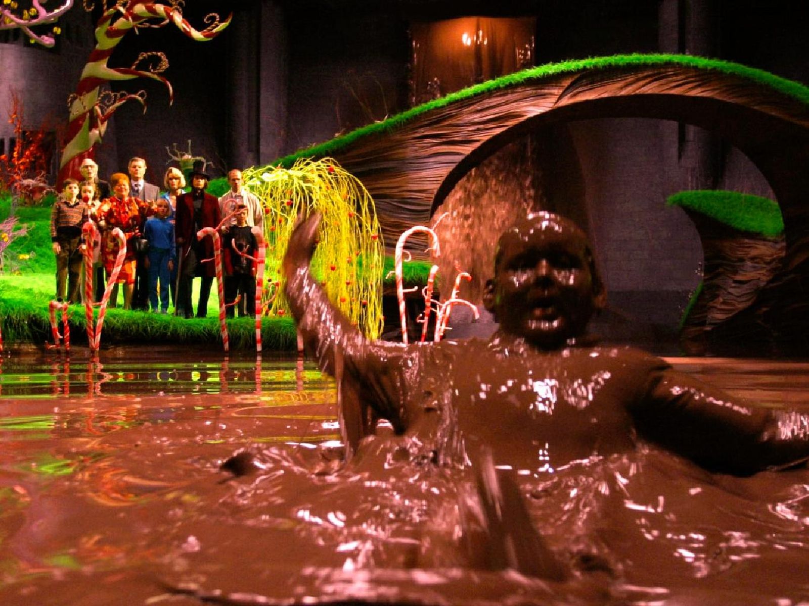 El río de chocolate se hizo inolvidable en Charlie y la fábrica de chocolate (Tim Burton, 2005) El río de chocolate se hizo inolvidable en Charlie y la fábrica de chocolate (Tim Burton, 2005)