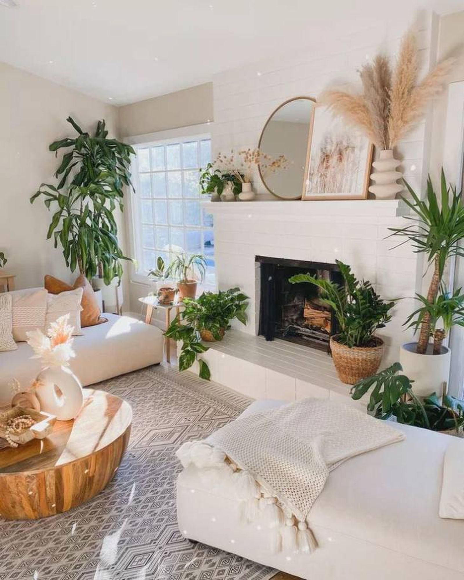 salon con chimenea plantas Pinterest The Spruce salon con chimenea plantas Pinterest The Spruce