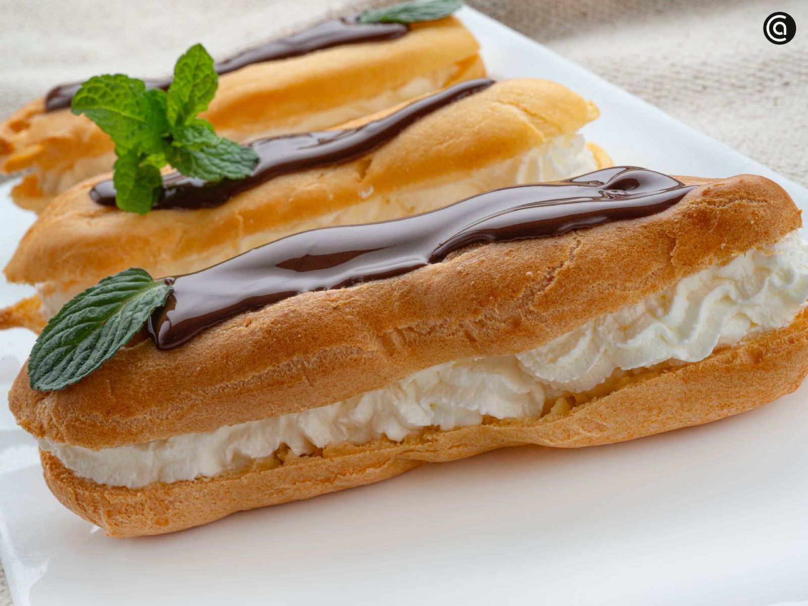 Relámpagos de nata con chocolate, receta de Karlos Arguiñano