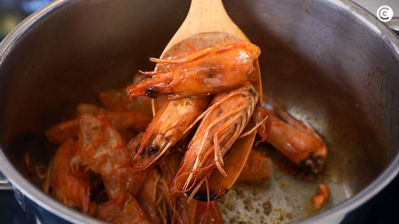 ¿Es malo chupar las cabezas de los langostinos?