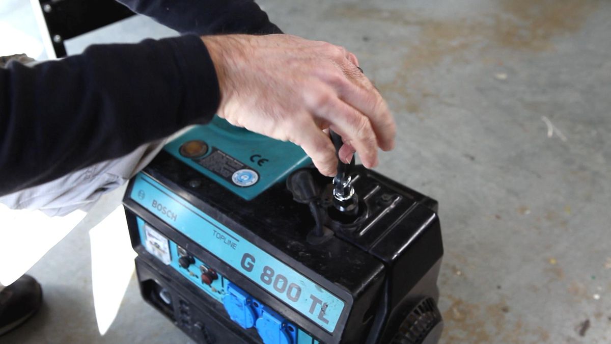 Llaves para cambiar bujias paso 5